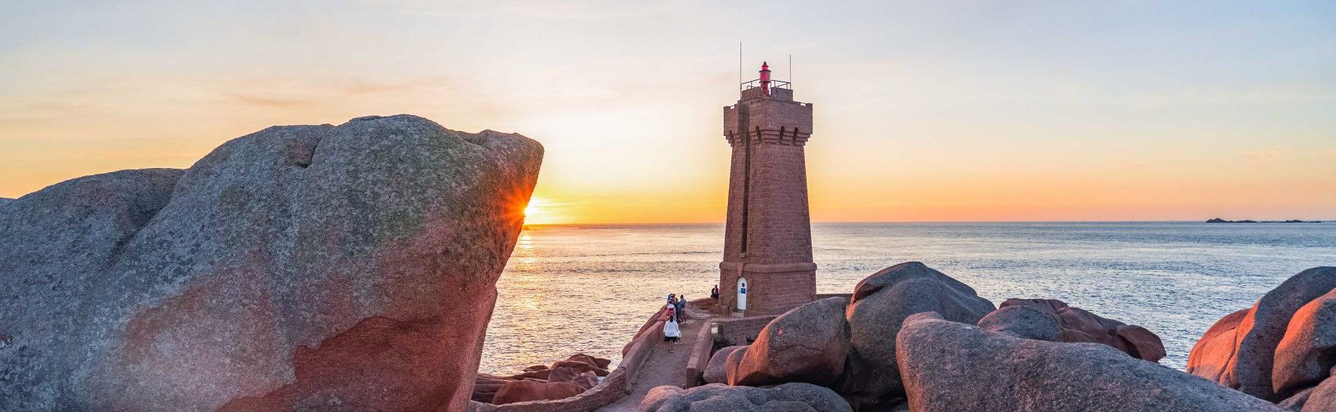 Location d&#039;un appartement avec vue mer sur la côte de granit rose en Bretagne : Ti mor Trestel